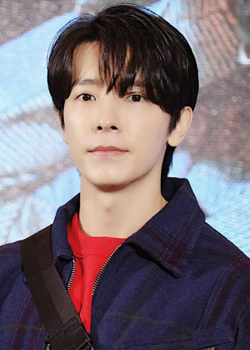 Lee Dong Hae (1986)