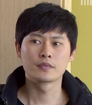 Dong Yoon Seok (1977)