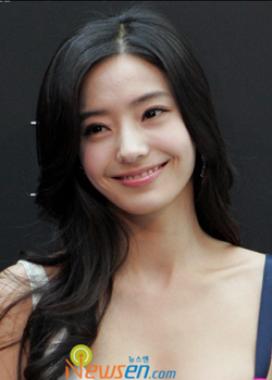 Lee Ae Jeong (1987)