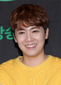 Lee Hong Ki (1990)