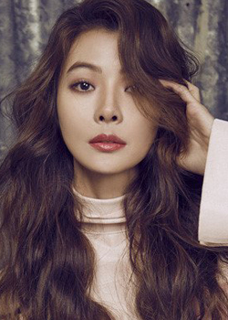Yoon So Yi (1985)
